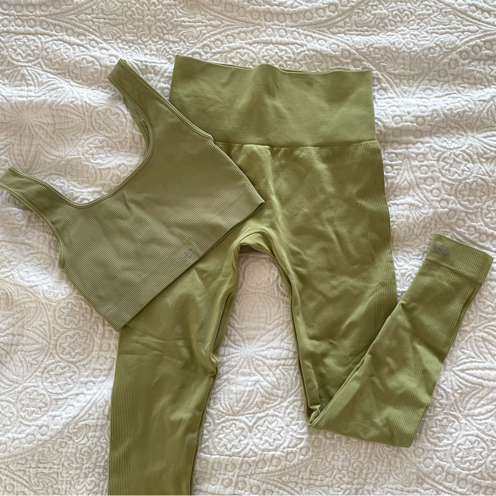 Set active sculptflex leggings and box cut bra